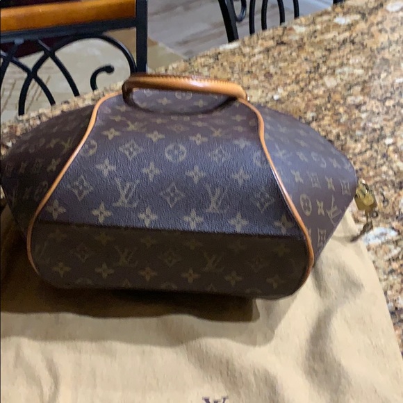 Louis Vuitton Purse - Picture 3 of 8